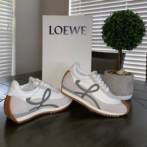 Loewe 1 size 5 Bran New in Box!! - Picture 4 of 5